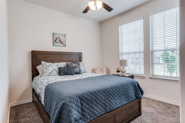 3208 Brady Starr Drive, Aubrey, TX 76227