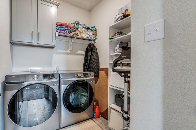 3208 Brady Starr Drive, Aubrey, TX 76227