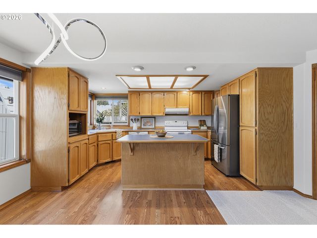 618 Ne 156TH Ave, Vancouver, WA 98684