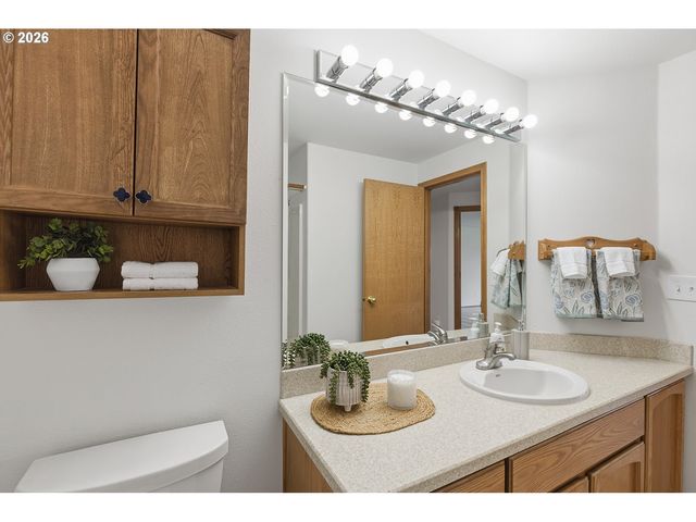 618 Ne 156TH Ave, Vancouver, WA 98684