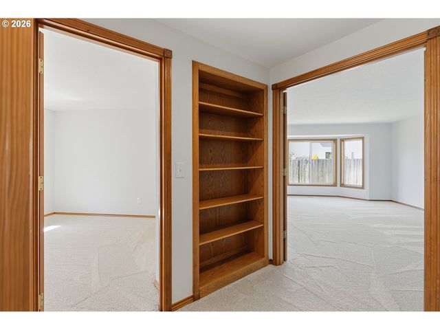 618 Ne 156TH Ave, Vancouver, WA 98684