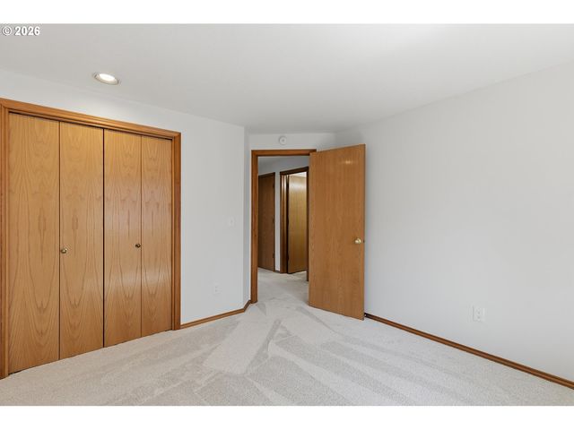 618 Ne 156TH Ave, Vancouver, WA 98684