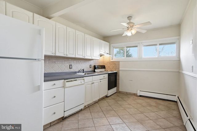 52 INLAND RD, Levittown, PA 19057