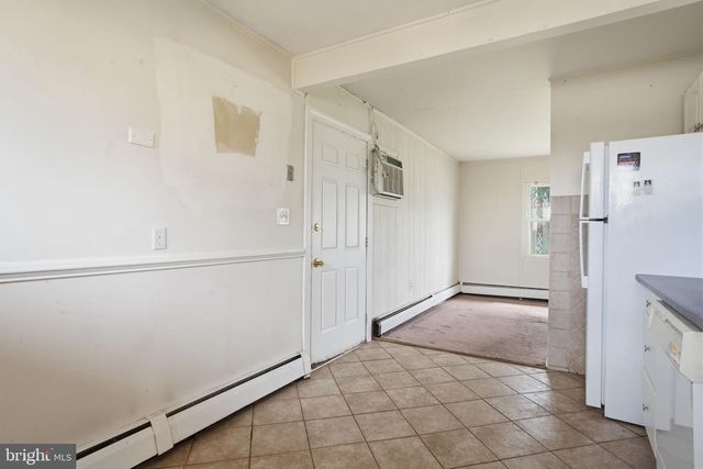 52 INLAND RD, Levittown, PA 19057