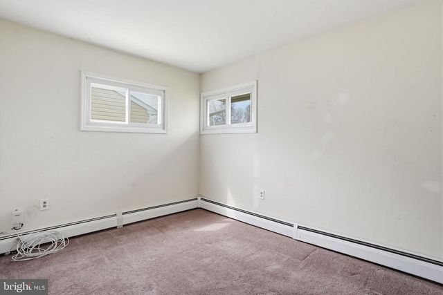 52 INLAND RD, Levittown, PA 19057