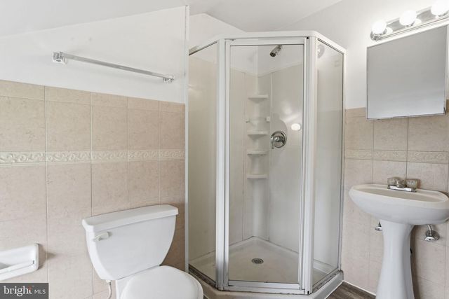 52 INLAND RD, Levittown, PA 19057