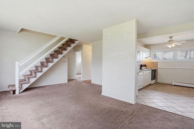 52 INLAND RD, Levittown, PA 19057