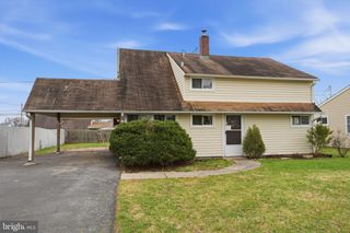 52 INLAND RD, Levittown, PA 19057