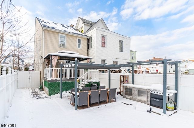 32 Elmwood Ter, Irvington Twp., NJ 07111