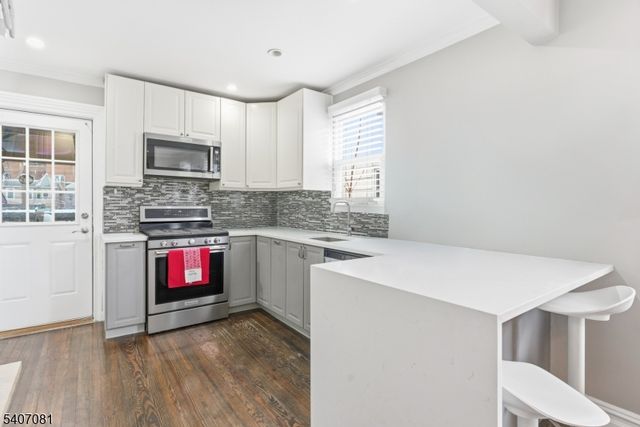 32 Elmwood Ter, Irvington Twp., NJ 07111