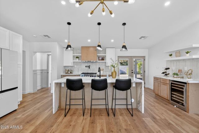 5712 N 11TH Place, Phoenix, AZ 85014