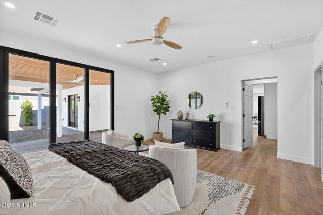 5712 N 11TH Place, Phoenix, AZ 85014