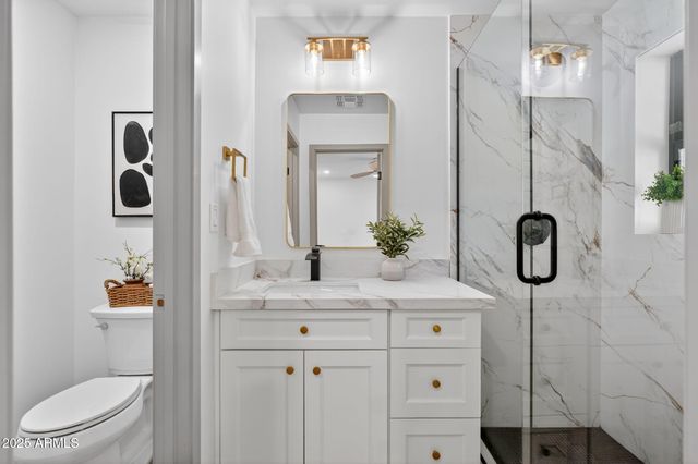 5712 N 11TH Place, Phoenix, AZ 85014