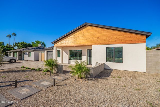 5712 N 11TH Place, Phoenix, AZ 85014