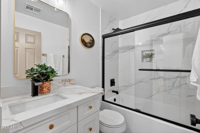 5712 N 11TH Place, Phoenix, AZ 85014