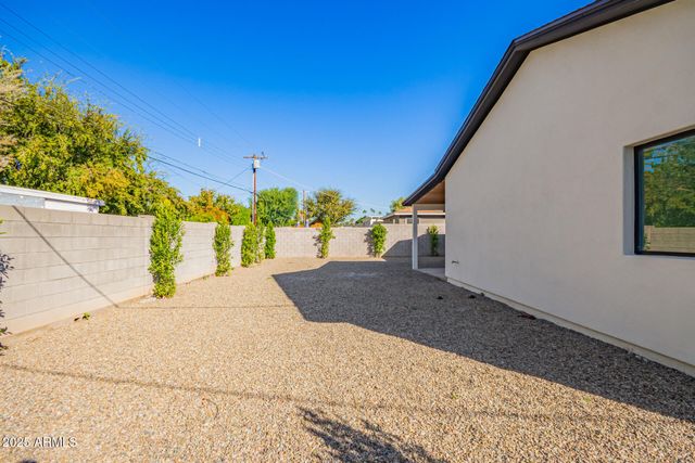 5712 N 11TH Place, Phoenix, AZ 85014