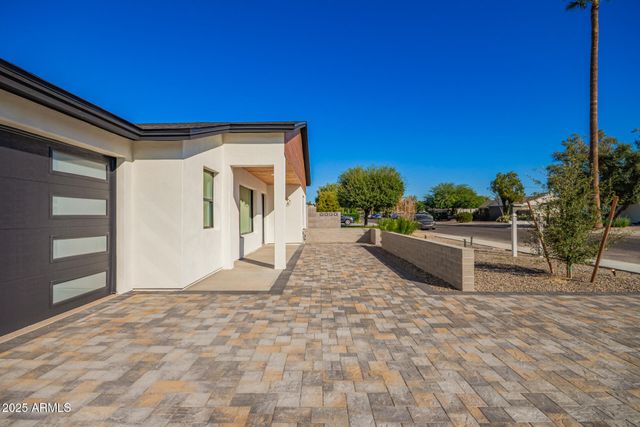 5712 N 11TH Place, Phoenix, AZ 85014