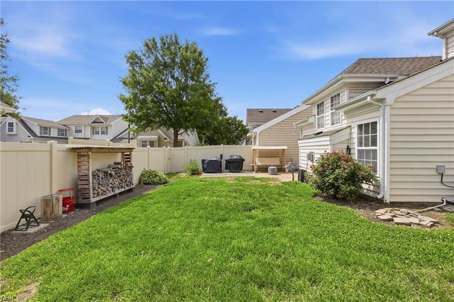 13297 Regent Park WALK, Carrollton, VA 23314