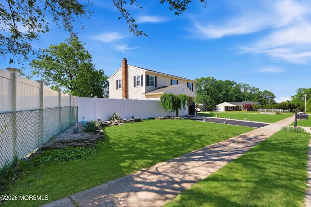 25 Orchard Court, Howell, NJ 07731