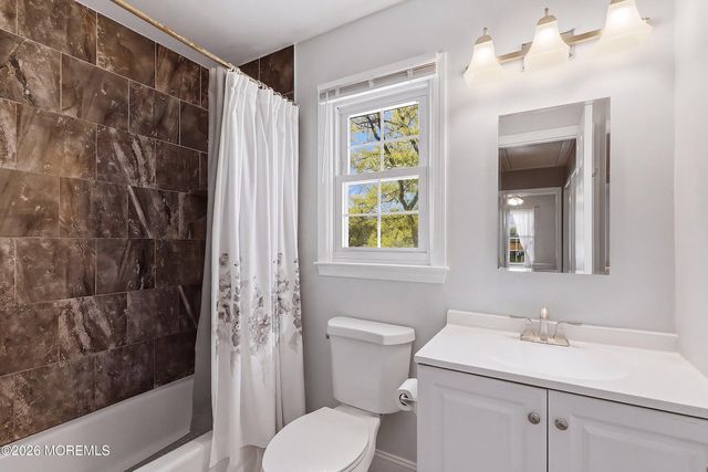 25 Orchard Court, Howell, NJ 07731