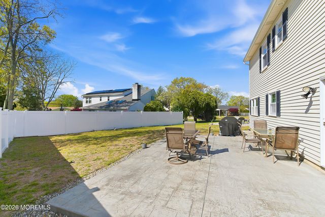 25 Orchard Court, Howell, NJ 07731
