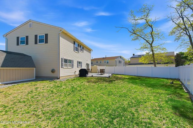 25 Orchard Court, Howell, NJ 07731