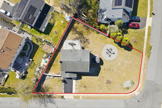 25 Orchard Court, Howell, NJ 07731