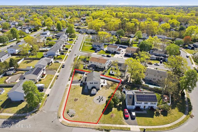 25 Orchard Court, Howell, NJ 07731