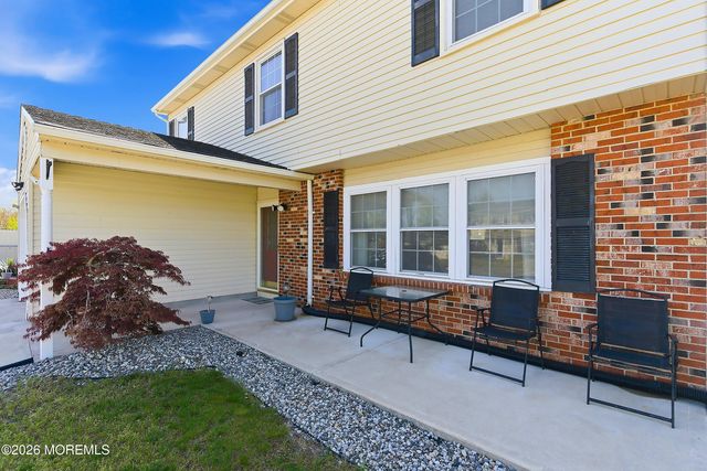 25 Orchard Court, Howell, NJ 07731