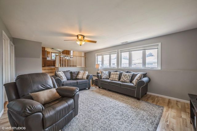 1711 W 95th Court, Crown Point, IN 46307