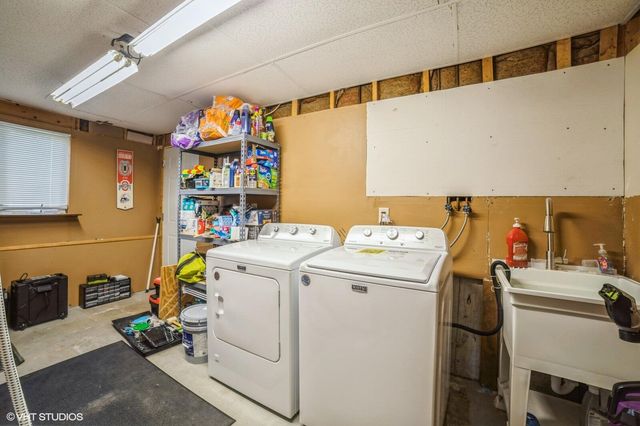 1711 W 95th Court, Crown Point, IN 46307