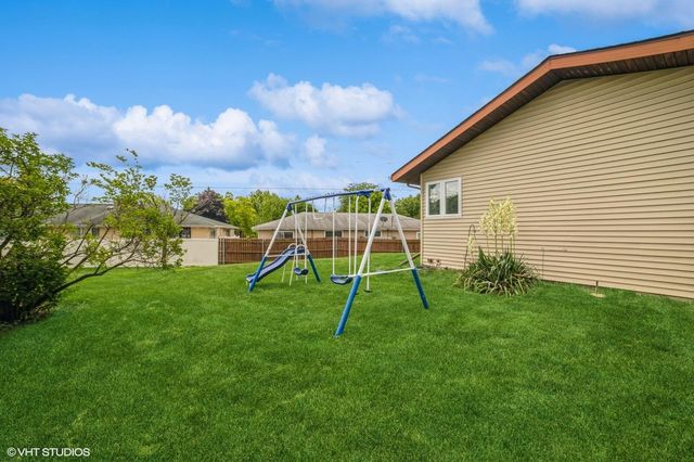 1711 W 95th Court, Crown Point, IN 46307