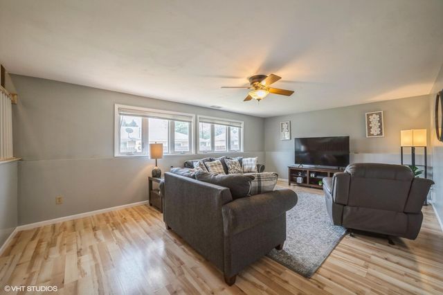 1711 W 95th Court, Crown Point, IN 46307