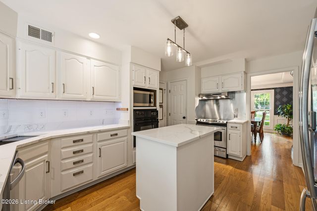 2513 Ballantrae Cir, Louisville, KY 40242