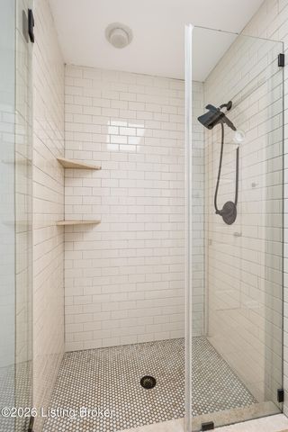 2513 Ballantrae Cir, Louisville, KY 40242