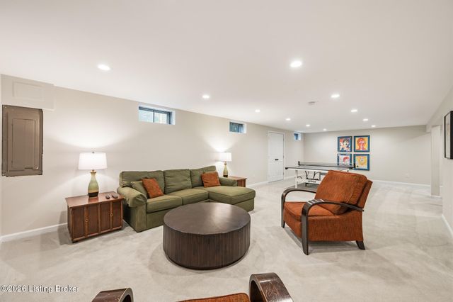 2513 Ballantrae Cir, Louisville, KY 40242