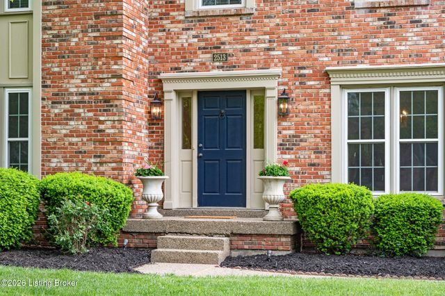 2513 Ballantrae Cir, Louisville, KY 40242