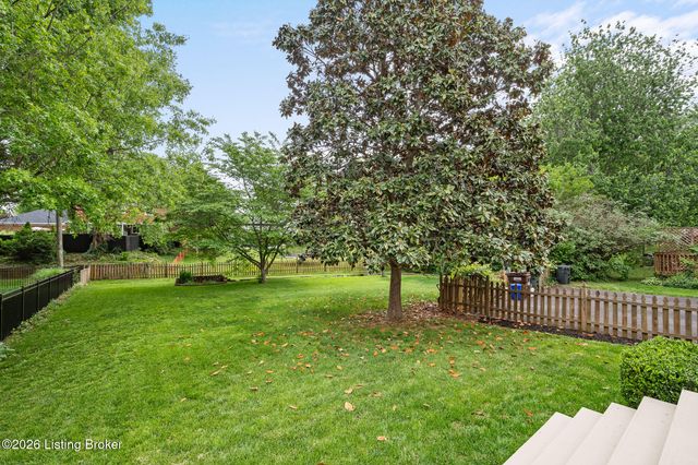 2513 Ballantrae Cir, Louisville, KY 40242