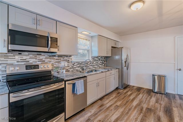 18009 Kalvin Drive, Brook Park, OH 44142