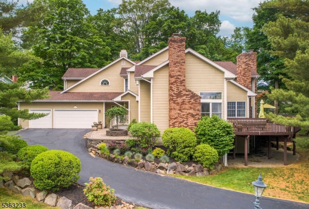 21 Stafford Ln, Bedminster Twp., NJ 07921
