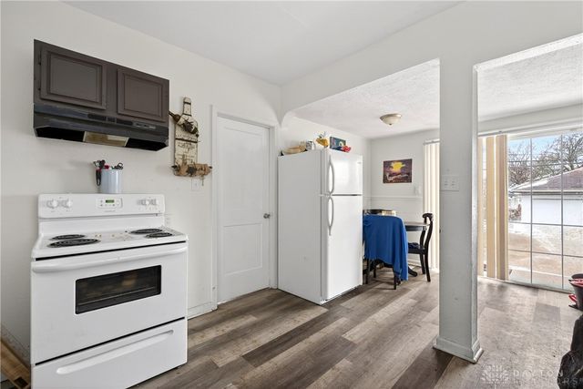 53 E Siebenthaler Avenue, Dayton, OH 45405