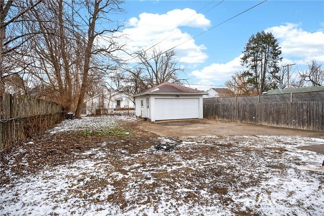 53 E Siebenthaler Avenue, Dayton, OH 45405