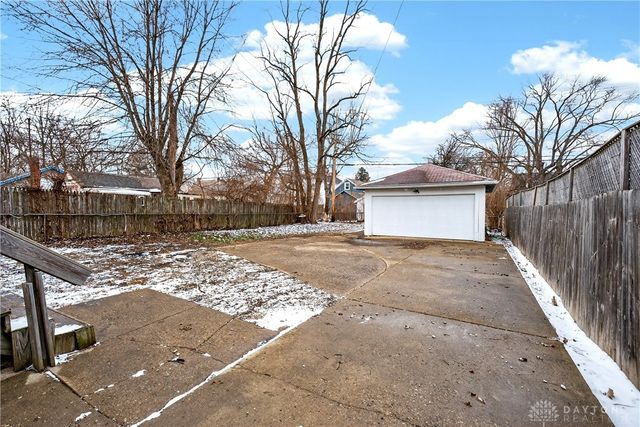 53 E Siebenthaler Avenue, Dayton, OH 45405