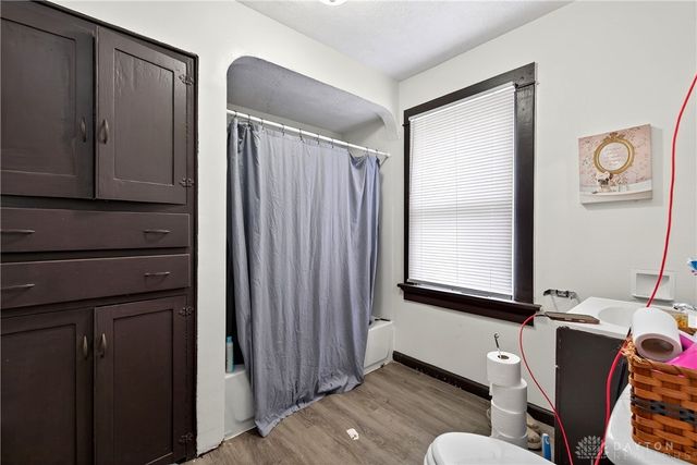 53 E Siebenthaler Avenue, Dayton, OH 45405