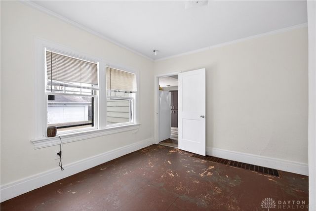 53 E Siebenthaler Avenue, Dayton, OH 45405