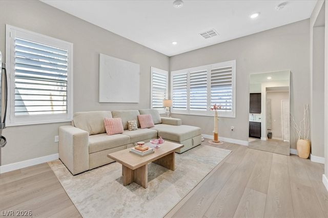 2689 Pioneer Estates Court, Las Vegas, NV 89117