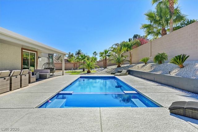 2689 Pioneer Estates Court, Las Vegas, NV 89117