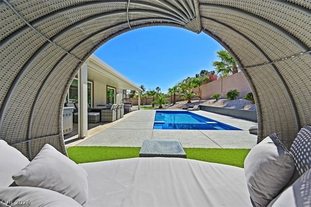 2689 Pioneer Estates Court, Las Vegas, NV 89117