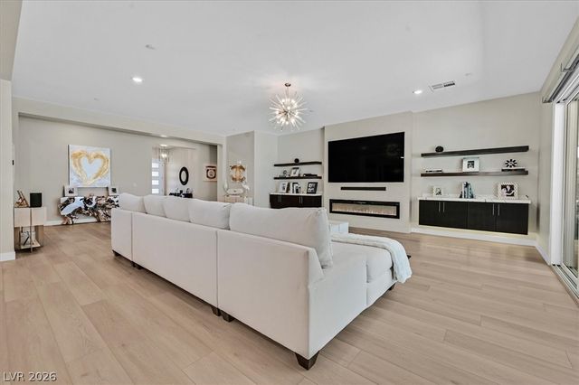 2689 Pioneer Estates Court, Las Vegas, NV 89117