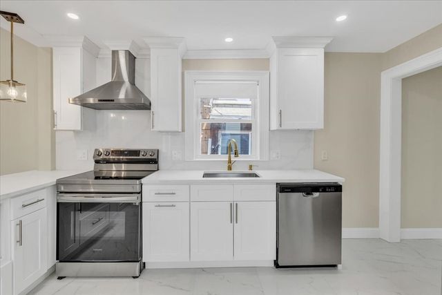 11 Burrell 2, Boston, MA 02119